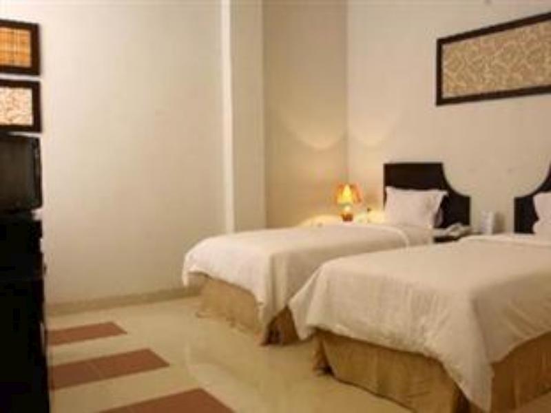Oyo 424 Asia Hotel Makassar Luaran gambar
