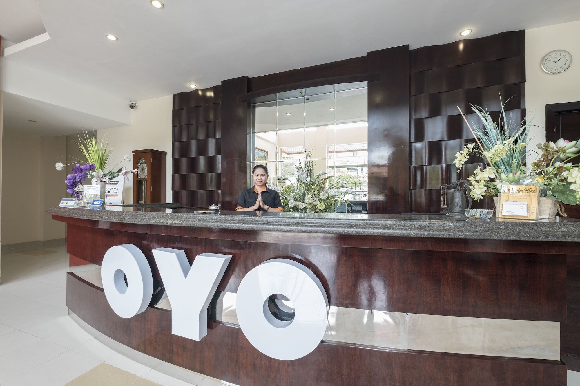 Oyo 424 Asia Hotel Makassar Luaran gambar